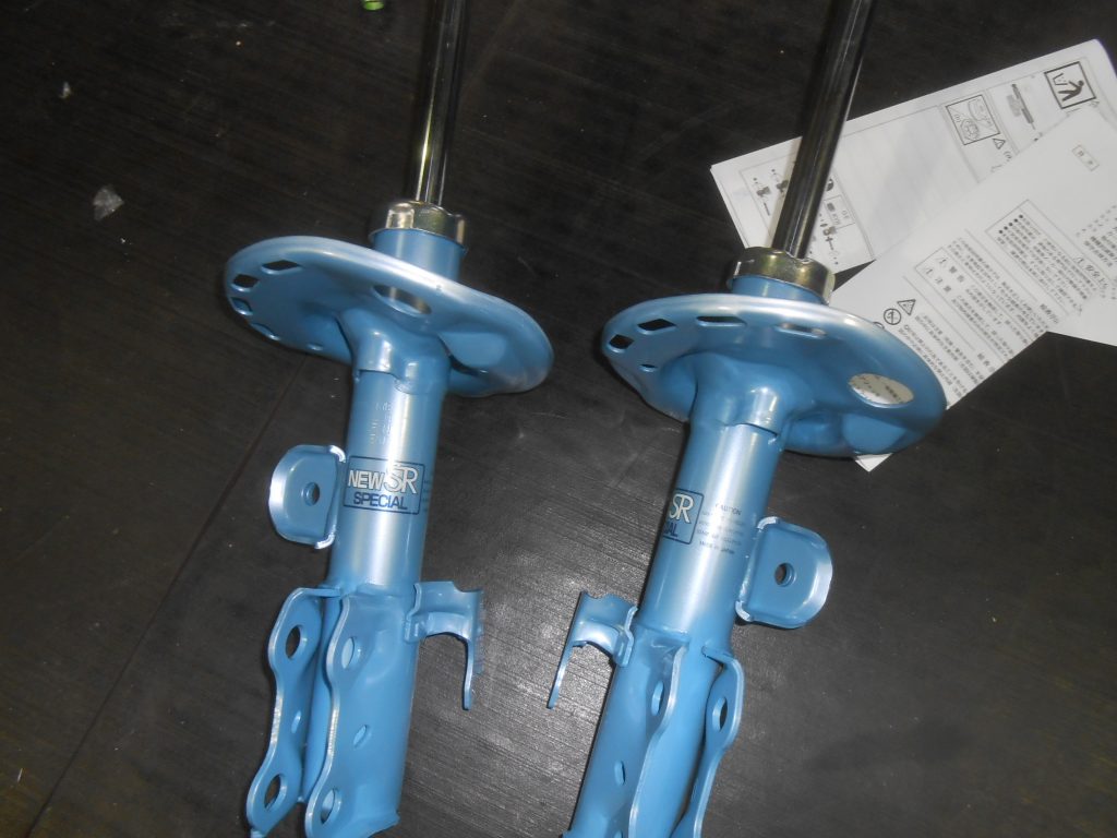 ブレイド　フロントショックアブソーバー交換