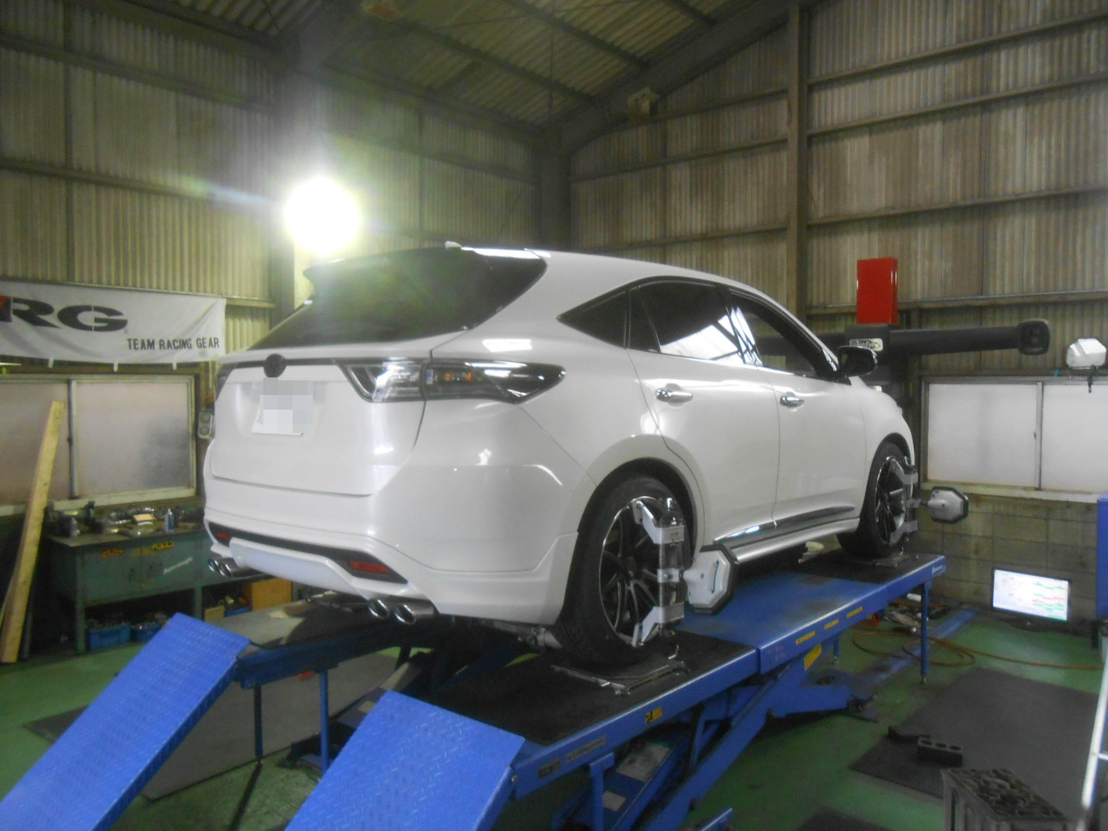 ハリアー　60系　足回り交換　四輪アライメント　ステアリング交換　TV-NAVIキット取付