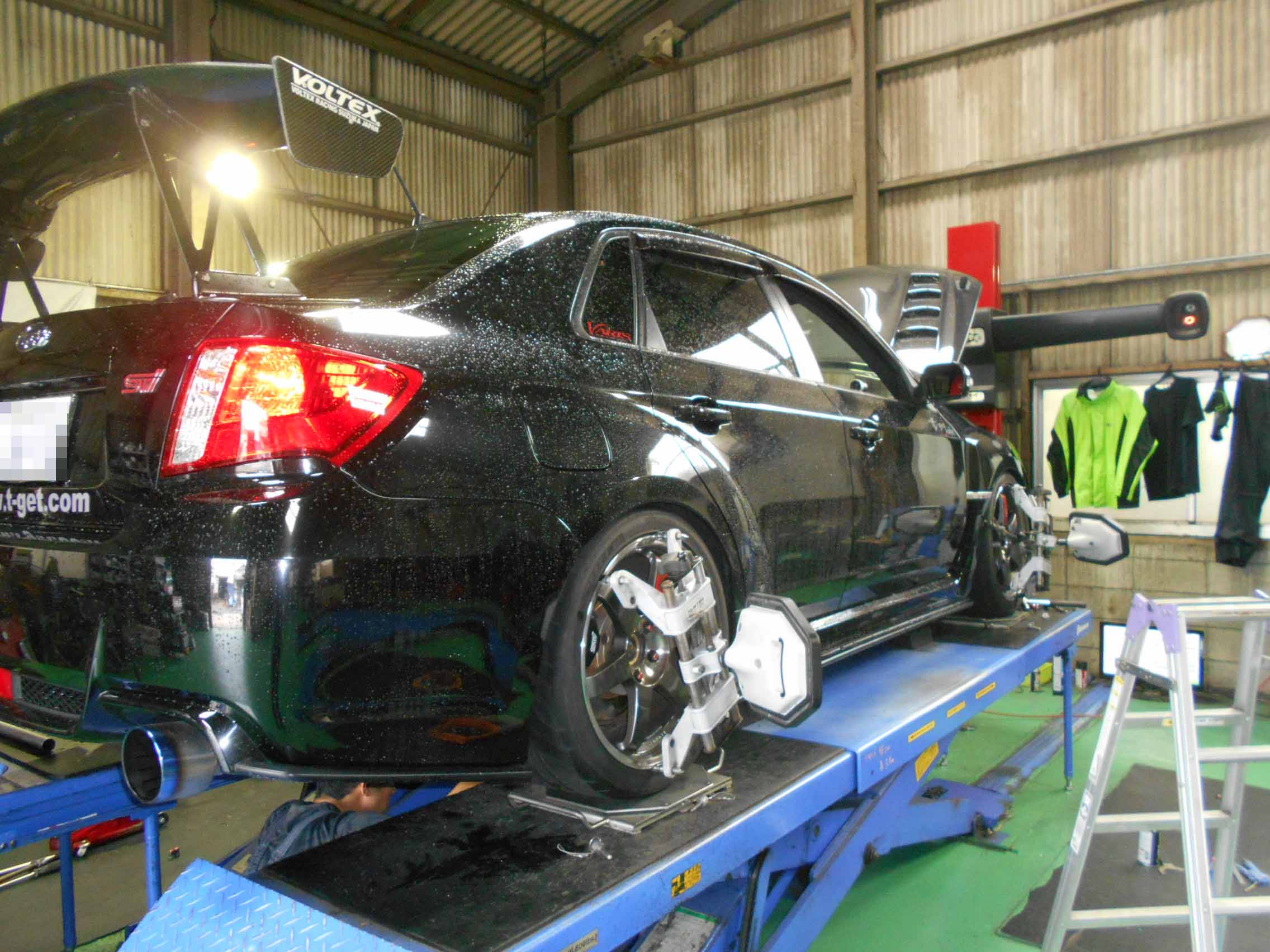 インプレッサ WRX GVBの車高調整と四輪アライメント