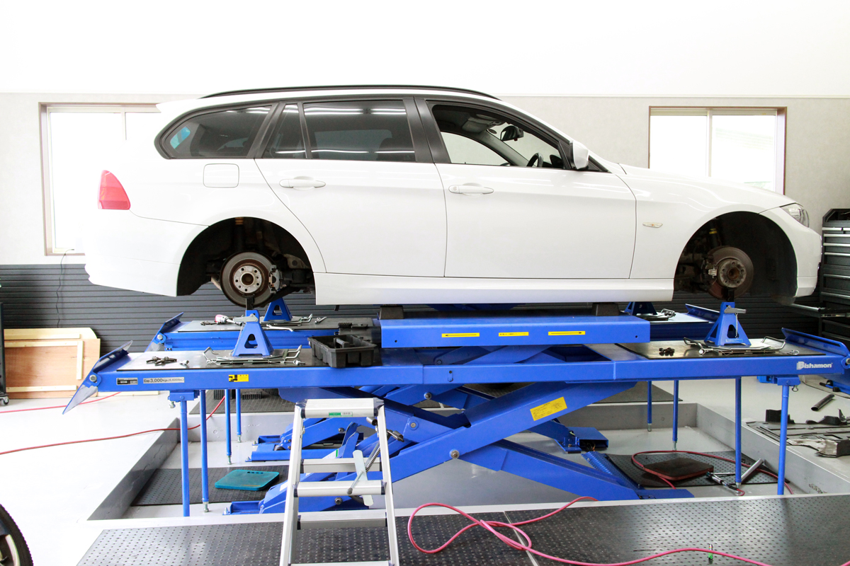 BMW E91の1G締め付け直しと四輪アライメント