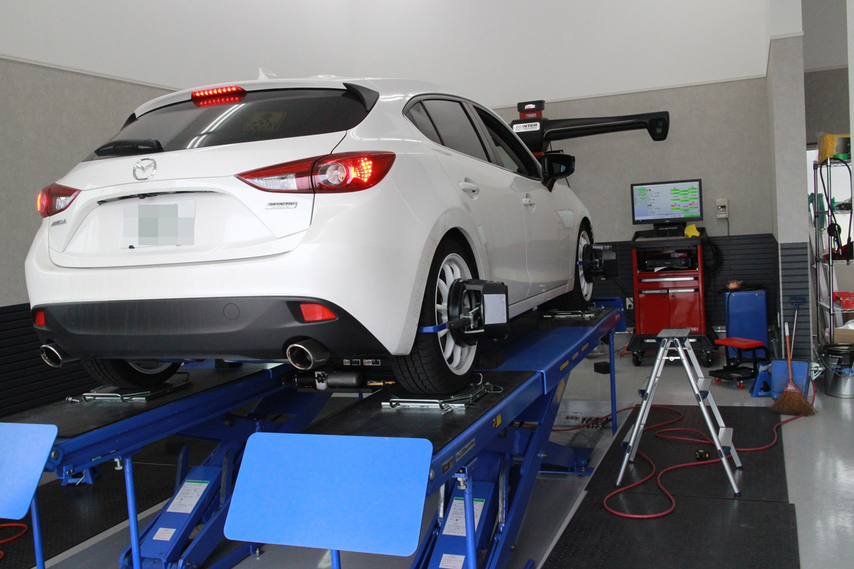 アクセラの四輪アライメント