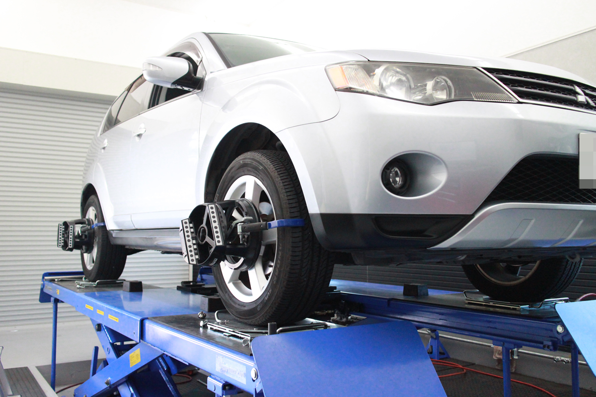 アウトランダーの四輪アライメント