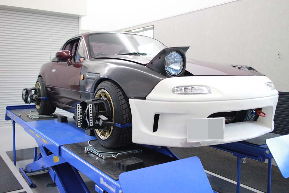 ロードスター　NA8CEの1Gの締め直しと四輪アライメント