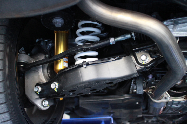 レクサス Rc350 車高調取り付け 四輪アライメント カー用品持込取り付け専門店 フラットフィールド 四輪アライメント サスペンション交換