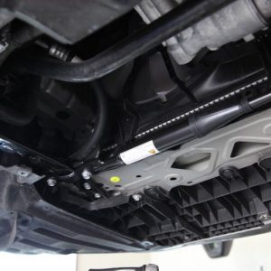 レクサス IS350 フロントパフォーマンスバー取り付け