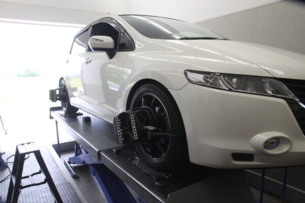 オデッセイ RB3 車高調整と四輪アライメント