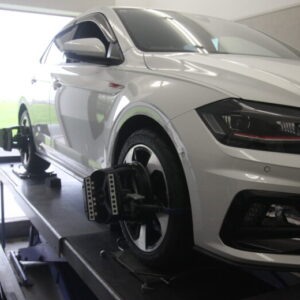 VW POLO タイヤ交換と四輪アライメント
