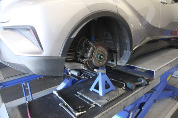 C-HR 1G締めと四輪アライメント