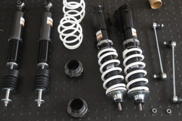 スイフト ZC33S HKS ハイパーマックスS取り付けと四輪アライメント