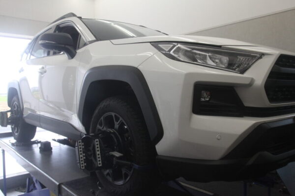RAV4 四輪アライメント