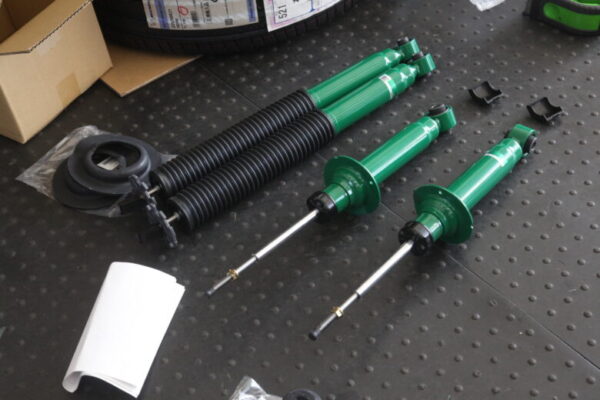 パジェロ V97W ショック交換（TEIN エンデューロプラス）と四輪アライメント