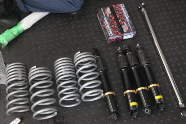 ジムニー JB64W サスペンション交換と四輪アライメント