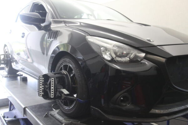 デミオ 四輪アライメント