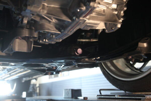 カローラクロス 1G締めと四輪アライメント