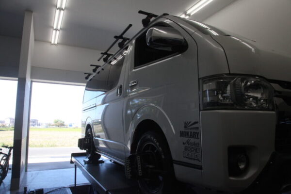 ハイエース GDH206V 四輪アライメント