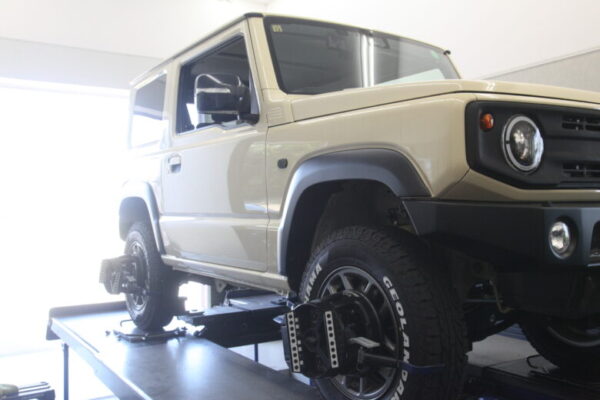 ジムニー JB64W 四輪アライメント