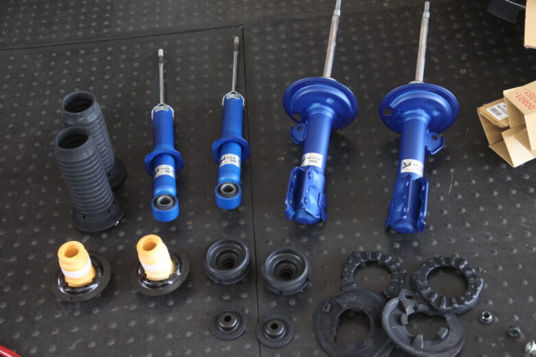 シエンタ NH170G KYB NEW SR MCショック取り付け