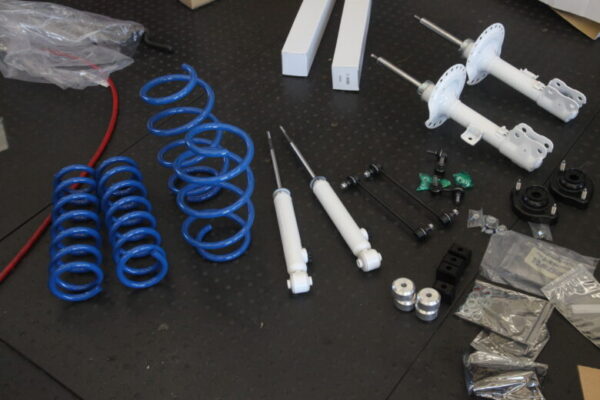 デリカ CV1W FLEGS feat.4×4エンジニアリング リフトアップサスペンション取り付け