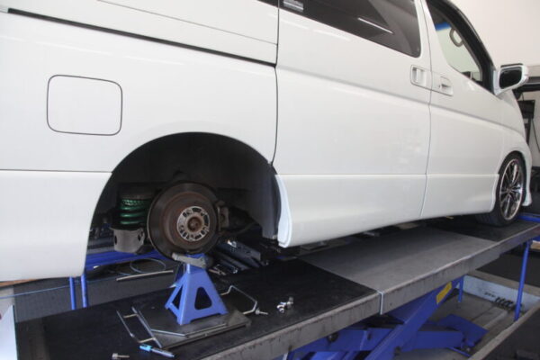 エルグランド E51 1G締めと四輪アライメント