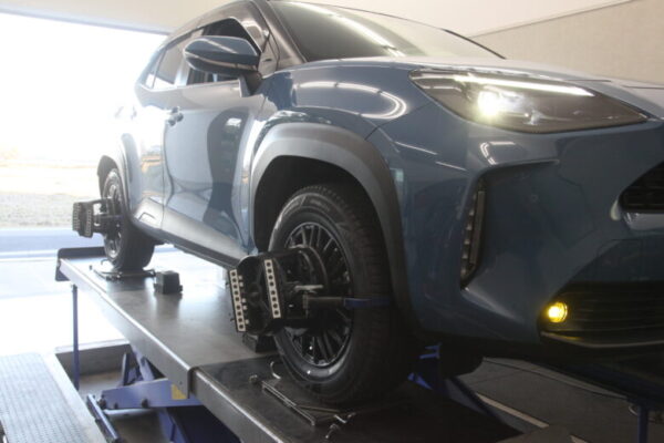 ヤリスクロス MXPJ15 四輪アライメント