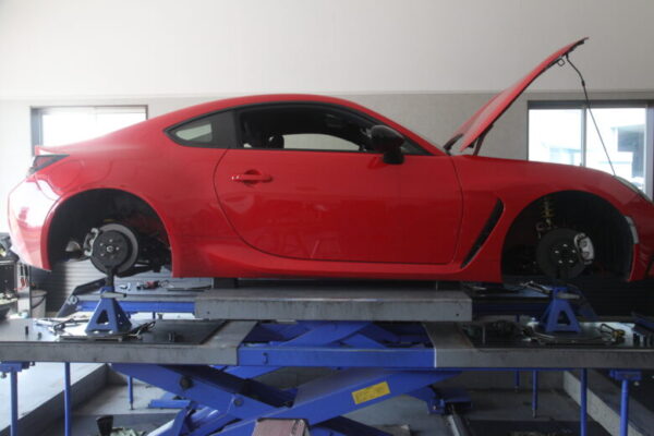 GR86 ZN8 1G締めと四輪アライメント
