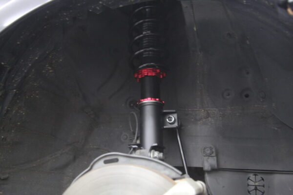 オデッセイ RC4 ブリッツ車高調取り付けと四輪アライメント