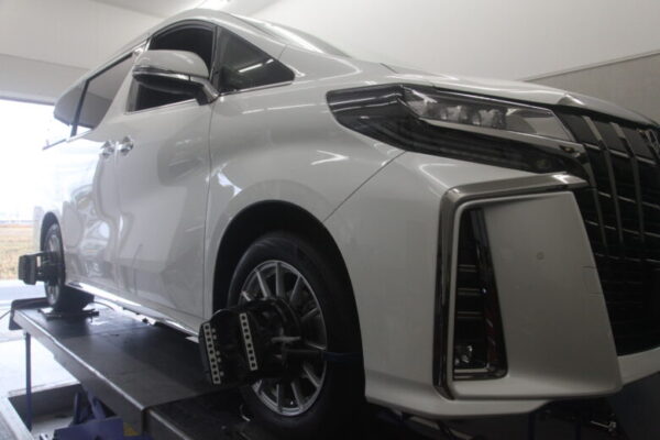 アルファード AYH30W 四輪アライメント