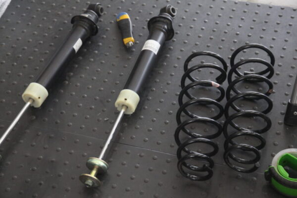 RX-8 リアサスペンション交換 四輪アライメント