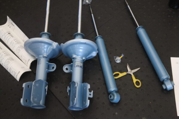 ステップワゴン RF7 純正サスペンション交換など