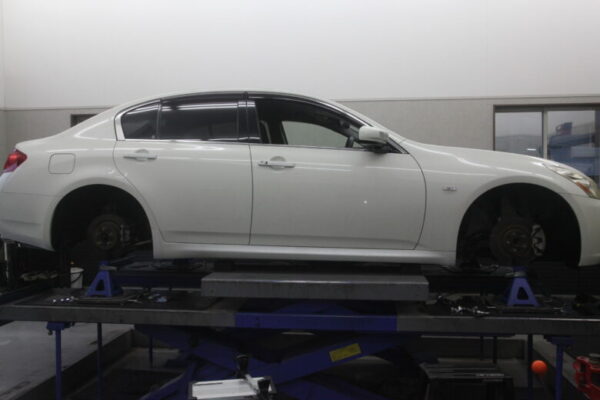 スカイライン V36 1G締めと四輪アライメント