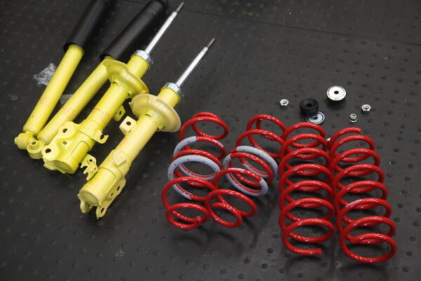 JF3 N-BOX KYBローファースポーツキットとタナベNF210