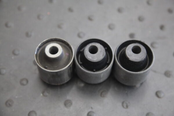 ジムニー JB74 JAOSキャスターブッシュとステアリングダンパー取り付け