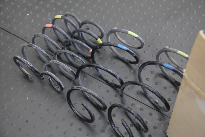 オーリス ZWE186H ダウンサスよりノーマル戻し