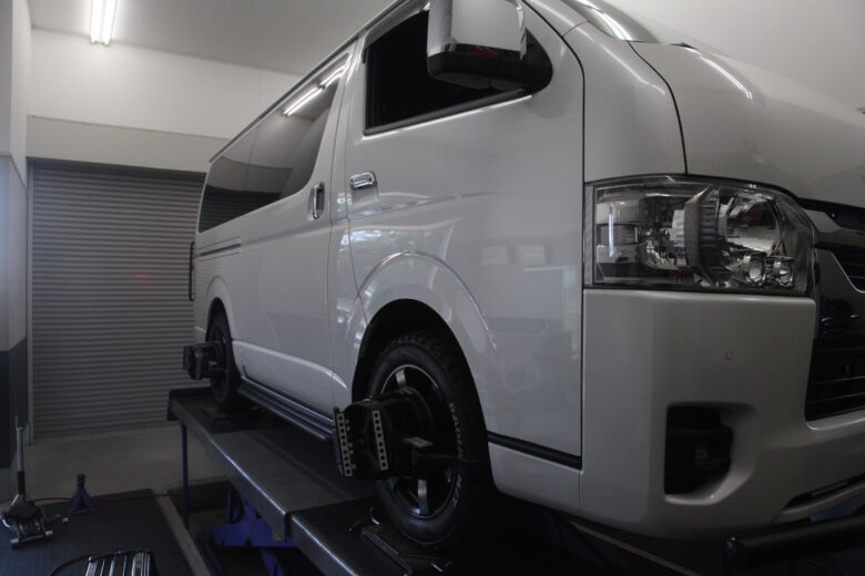 ハイエース GDH206V 四輪アライメント