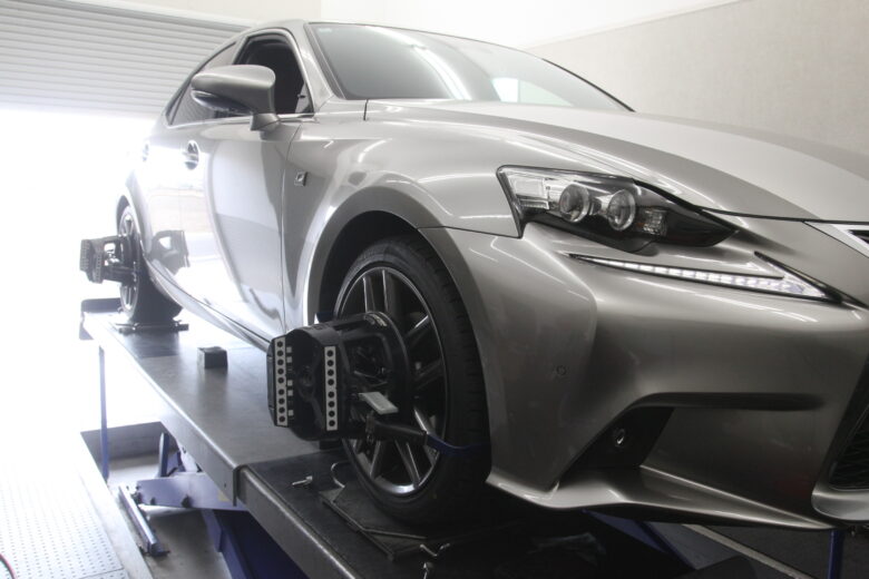 IS AVE30 四輪アライメント