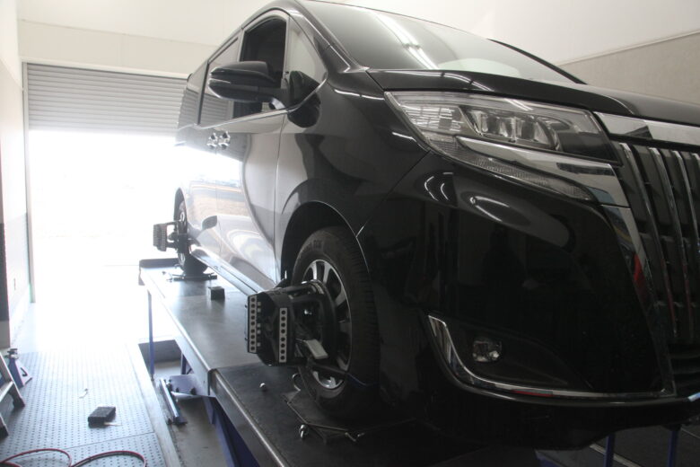 エスクァイア ZWR80 四輪アライメント