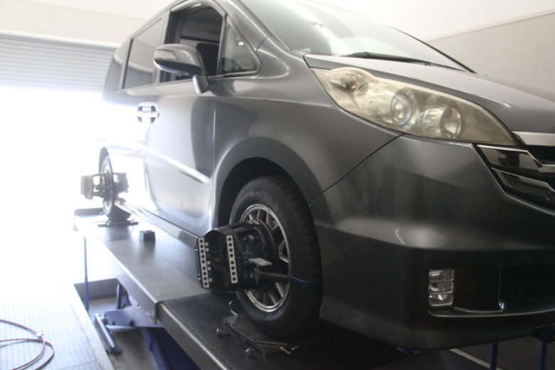 ステップワゴン RG1 1G締めと四輪アライメント