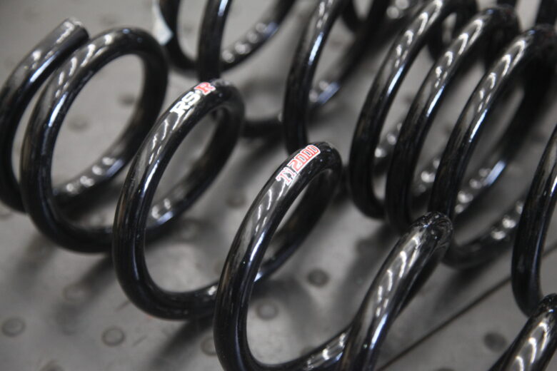 スカイライン RV37 RS-R Ti2000 ダウンサス取り付けと四輪アライメント