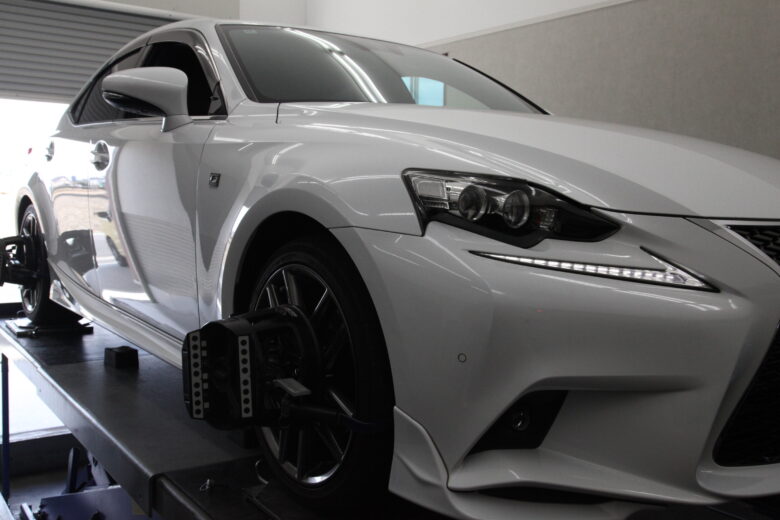 レクサス IS AVE30 四輪アライメント