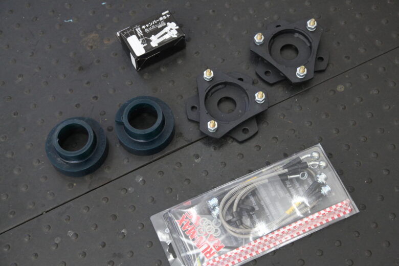 エスクード TDA4W リフトアップスペーサー取り付けと四輪アライメント