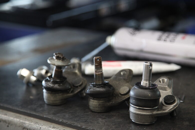 プリウス ZVW30 ロアアームボールジョイント交換