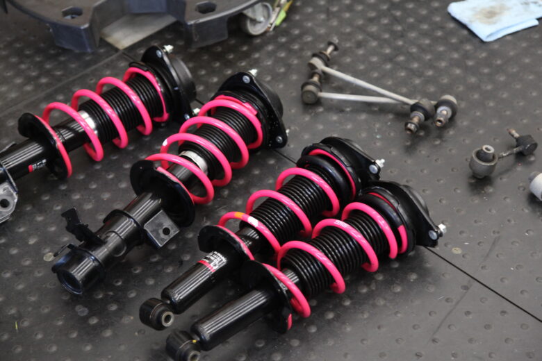 BRZ ZC6 STIスプリング+パフォーマンスダンパー取り付けと四輪アライメント