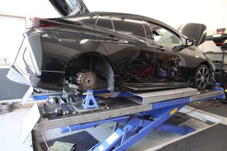 プリウス ZVW52 サスペンションノーマル戻しと四輪アライメント