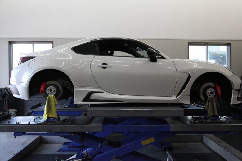 GR86 ZN8 タイヤ交換 1G締め 四輪アライメント