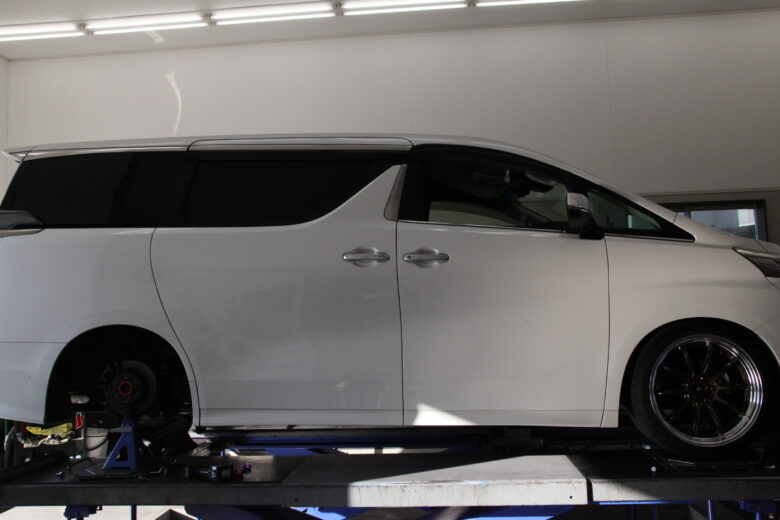 アルファード AGH30W 1G締めと四輪アライメント