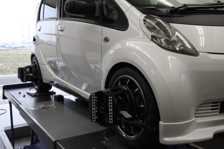 ミツビシ アイ HA1W タイヤ交換と四輪アライメント