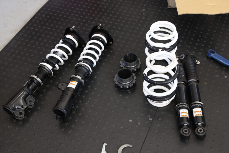 アルファード GGH30W HKS車高調取り付けと四輪アライメント
