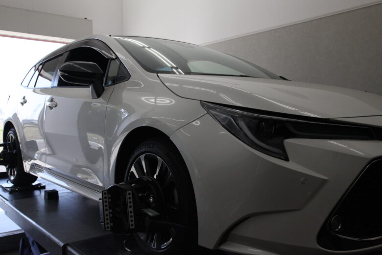 カローラツーリング ZRE212W 四輪アライメント