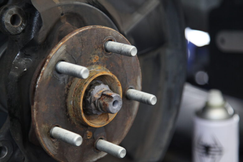 GRヤリス G-FORCE オリジナルダウンサス GRカローラ用ハブボルト取り付け