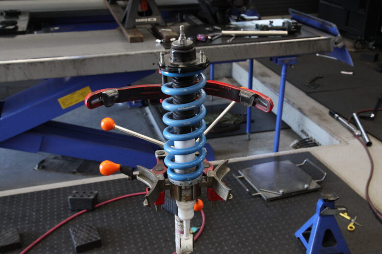 ランドクルーザープラド GDJ150W 4×4エンジニアリング車高調の車高調整と四輪アライメント